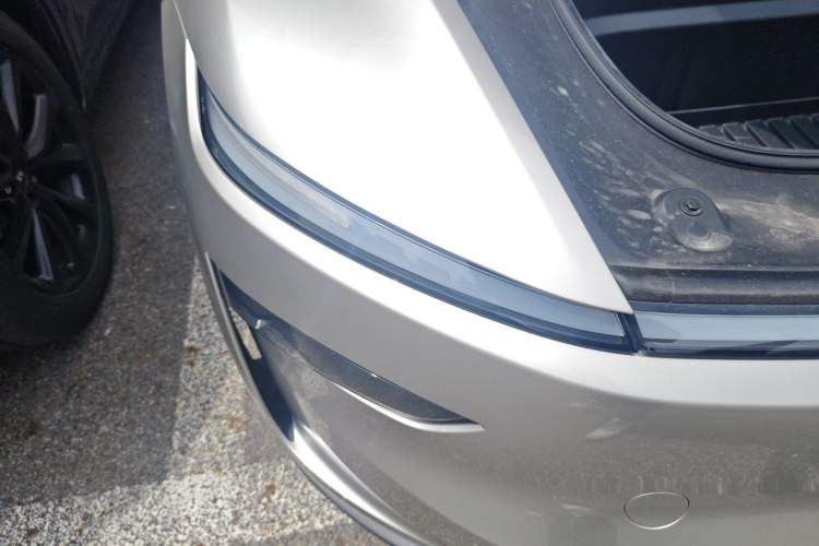 Used Tesla Model Y L 2025 Model Long-Range All-Wheel-Drive Version Right Front Headlight