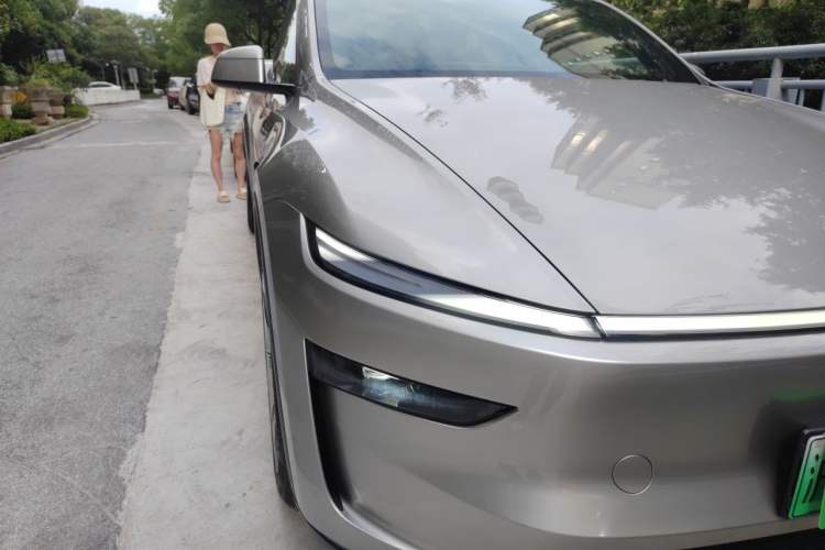 Used Tesla Model Y L 2025 Model Long-Range All-Wheel-Drive Version Right Front Headlight
