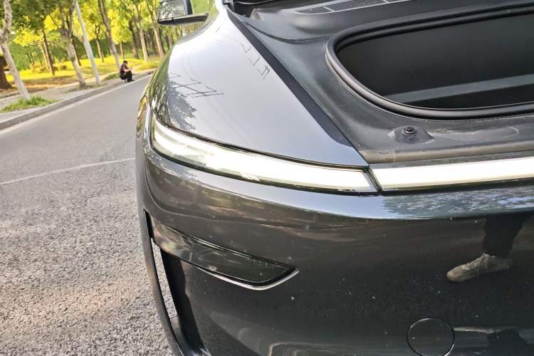 Used Tesla Model Y L 2025 Model Long-Range All-Wheel-Drive Version Right Front Headlight