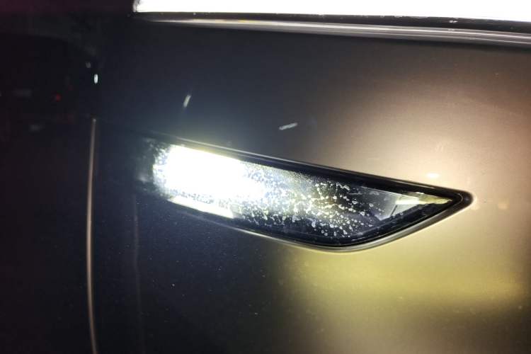 Used Tesla Model Y L 2025 Model Long-Range All-Wheel-Drive Version Right Front Headlight