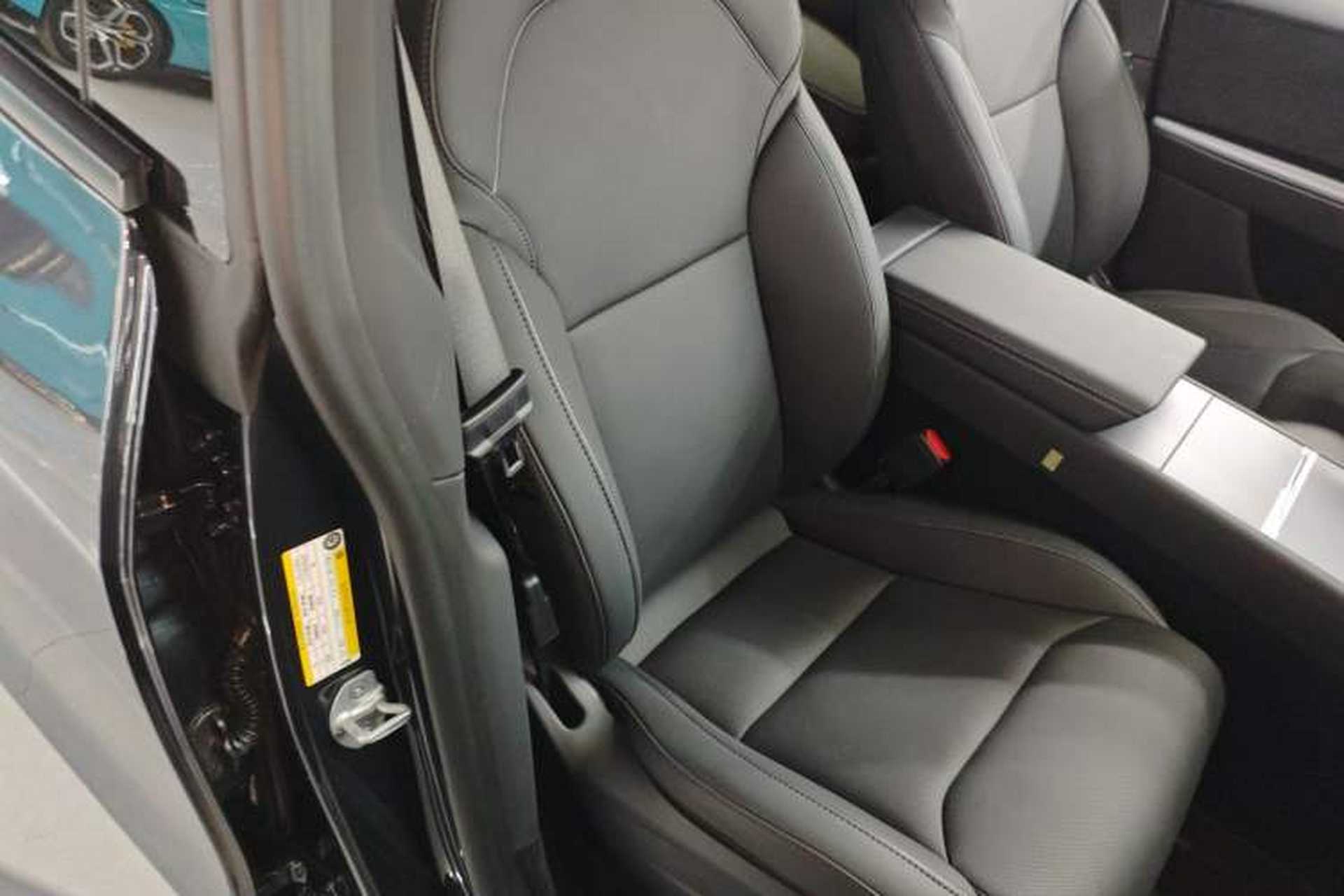 Used Tesla Model Y L 2025 Model Long-Range All-Wheel-Drive Version Right Front Seat