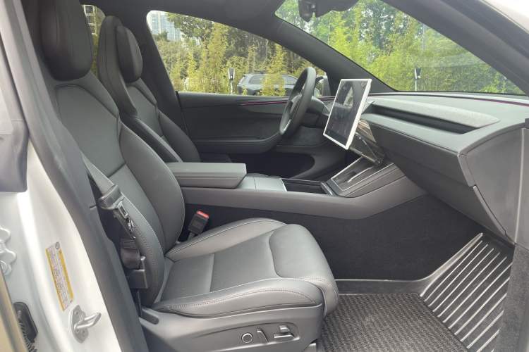 Used Tesla Model Y L 2025 Model Long-Range All-Wheel-Drive Version Right Front Seat