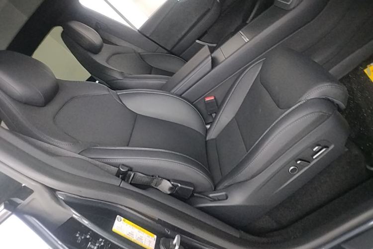 Used Tesla Model Y L 2025 Model Long-Range All-Wheel-Drive Version Right Front Seat
