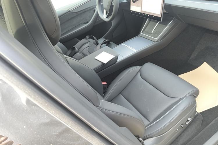 Used Tesla Model Y L 2025 Model Long-Range All-Wheel-Drive Version Right Front Seat
