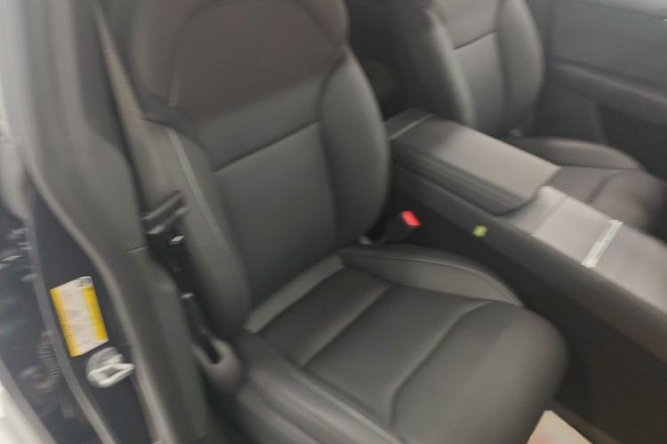 Used Tesla Model Y L 2025 Model Long-Range All-Wheel-Drive Version Right Front Seat