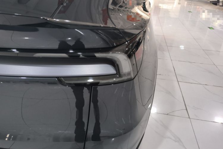 Used Tesla Model Y L 2025 Model Long-Range All-Wheel-Drive Version Right Rear Taillight