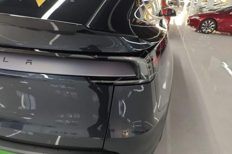 Used Tesla Model Y L 2025 Model Long-Range All-Wheel-Drive Version Right Rear Taillight