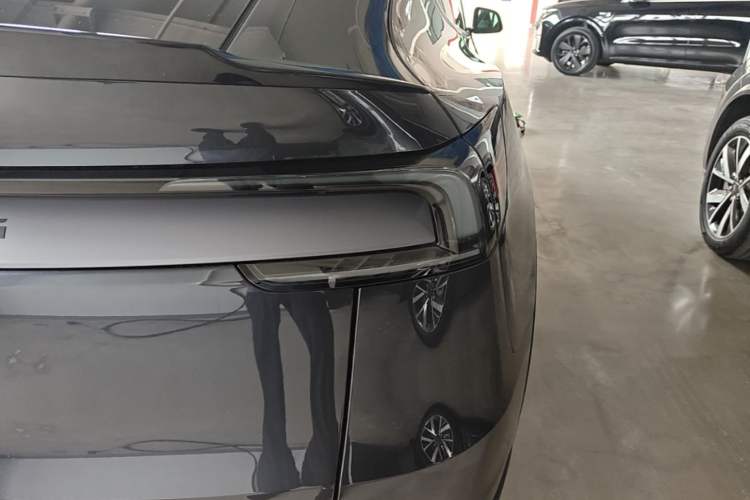 Used Tesla Model Y L 2025 Model Long-Range All-Wheel-Drive Version Right Rear Taillight