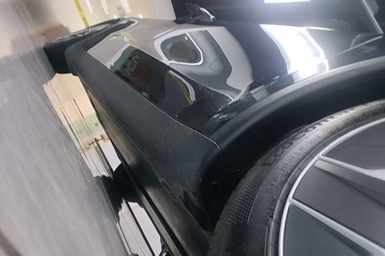 Used Tesla Model Y L 2025 Model Long-Range All-Wheel-Drive Version Right Side Sill