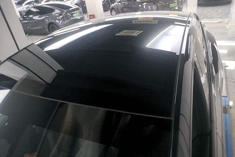 Used Tesla Model Y L 2025 Model Long-Range All-Wheel-Drive Version Roof