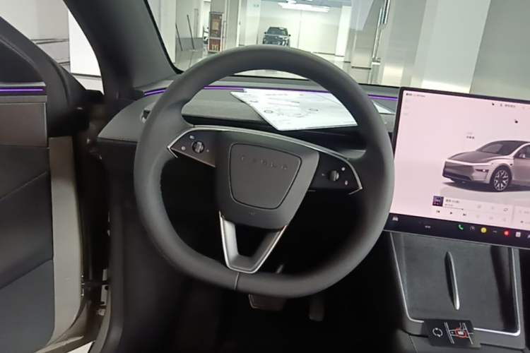 Used Tesla Model Y L 2025 Model Long-Range All-Wheel-Drive Version Steering Wheel