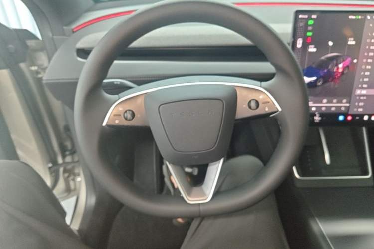 Used Tesla Model Y L 2025 Model Long-Range All-Wheel-Drive Version Steering Wheel