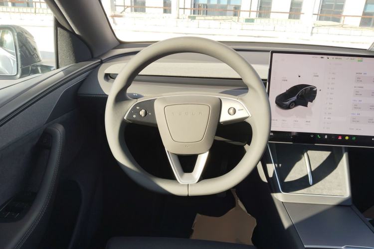 Used Tesla Model Y L 2025 Model Long-Range All-Wheel-Drive Version Steering Wheel
