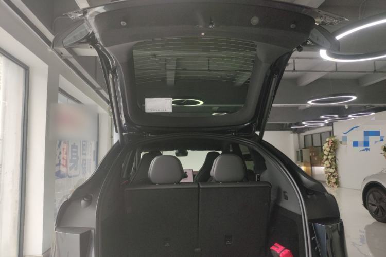 Used Tesla Model Y L 2025 Model Long-Range All-Wheel-Drive Version Trunk