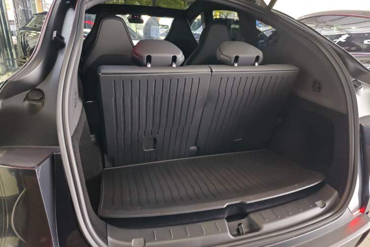 Used Tesla Model Y L 2025 Model Long-Range All-Wheel-Drive Version Trunk