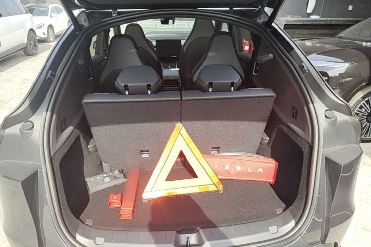 Used Tesla Model Y L 2025 Model Long-Range All-Wheel-Drive Version Trunk