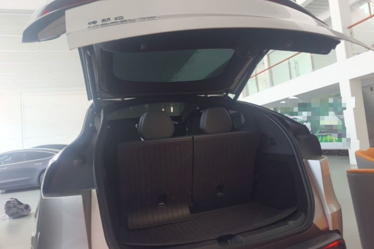 Used Tesla Model Y L 2025 Model Long-Range All-Wheel-Drive Version Trunk
