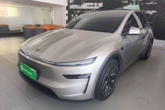 Used Tesla Model Y L 2025 Model Long-Range All-Wheel-Drive Version