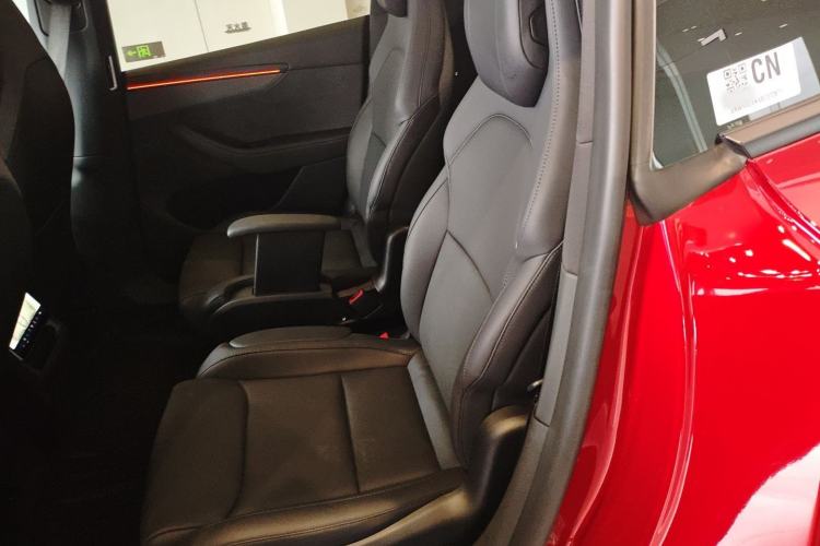Used Tesla Model Y L 2025 Model Long-Range All-Wheel-Drive Version Left Rear Seat