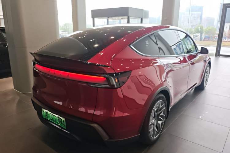 Used Tesla Model Y L 2025 Model Long-Range All-Wheel-Drive Version Rear Right 45 Deg