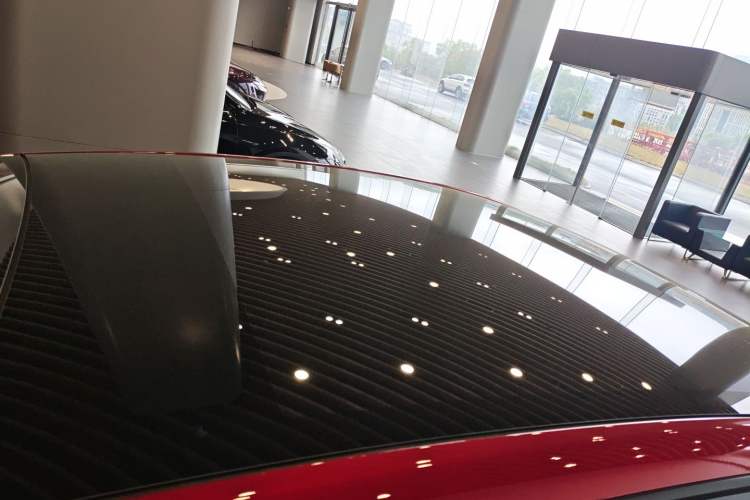 Used Tesla Model Y L 2025 Model Long-Range All-Wheel-Drive Version Roof
