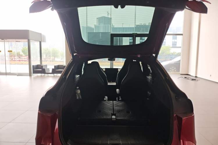 Used Tesla Model Y L 2025 Model Long-Range All-Wheel-Drive Version Trunk