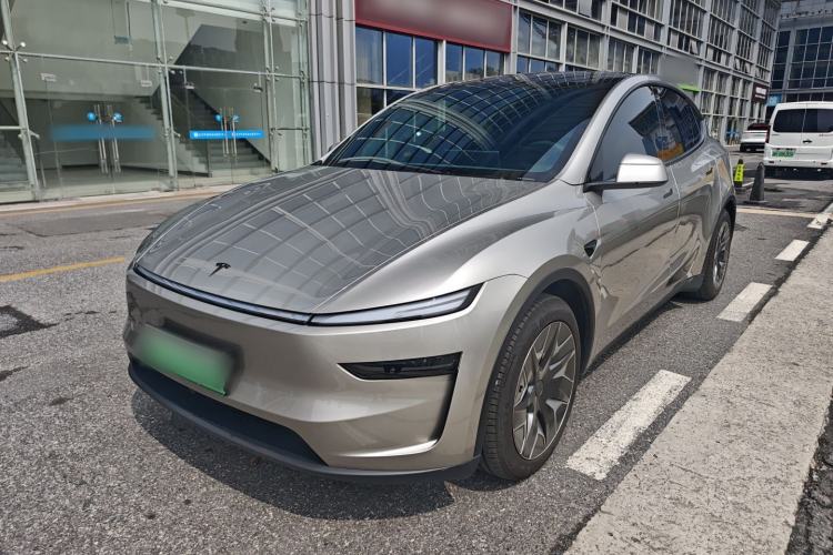 Tesla Model Y L 2025 Model Long-Range All-Wheel-Drive Version