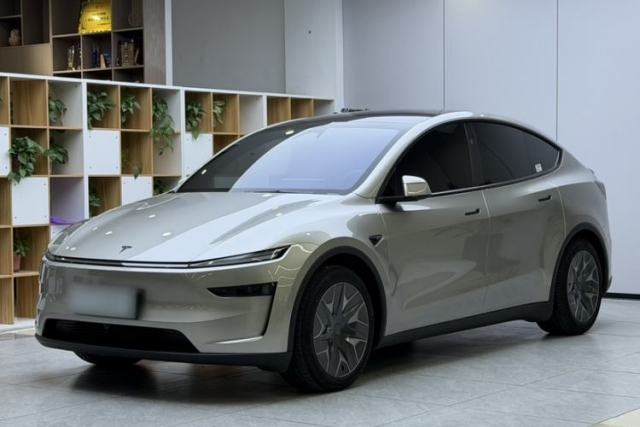 Used Tesla Model Y L 2025 Model Long-Range All-Wheel-Drive Version