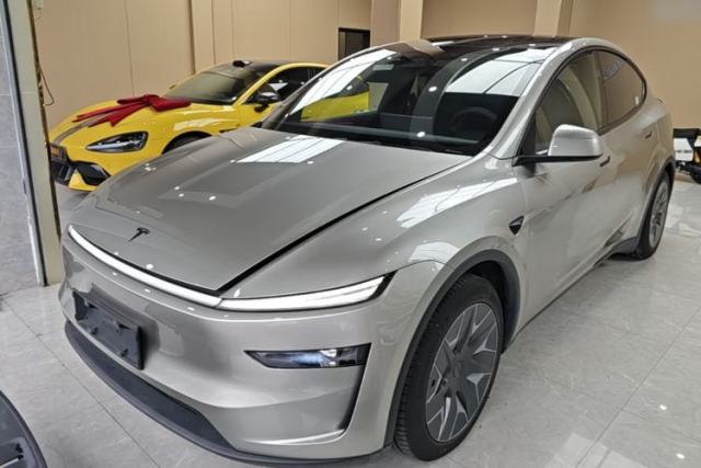 Used Tesla Model Y L 2025 Model Long-Range All-Wheel-Drive Version