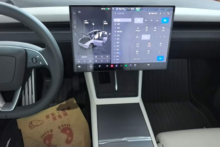 Used Tesla Model Y L 2025 Model Long-Range All-Wheel-Drive Version Audio And AC Panel