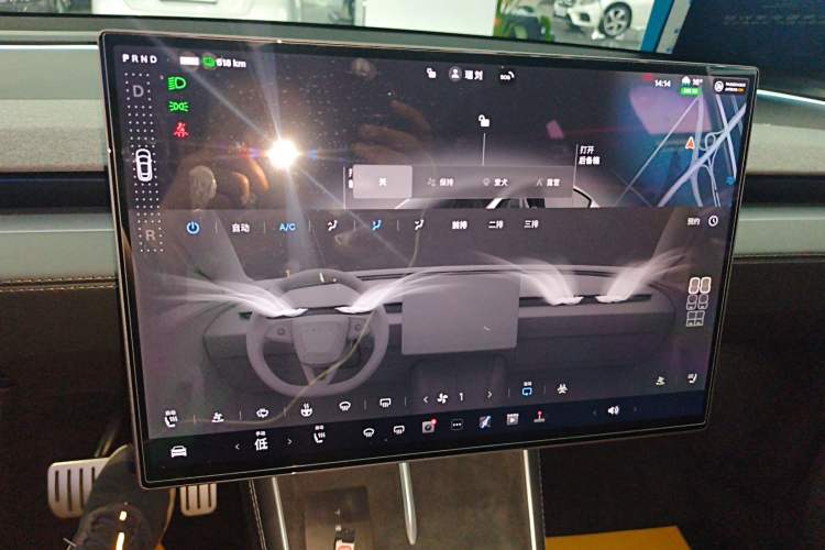 Used Tesla Model Y L 2025 Model Long-Range All-Wheel-Drive Version Audio And AC Panel