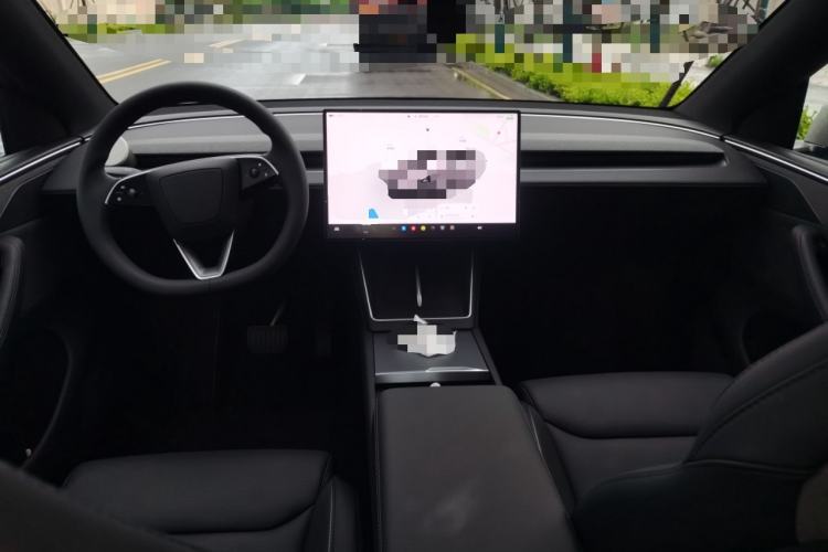 Used Tesla Model Y L 2025 Model Long-Range All-Wheel-Drive Version Center Console