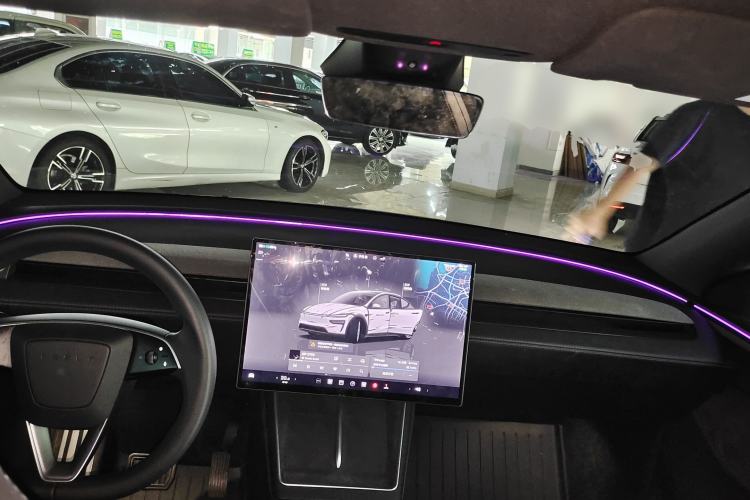 Used Tesla Model Y L 2025 Model Long-Range All-Wheel-Drive Version Center Console