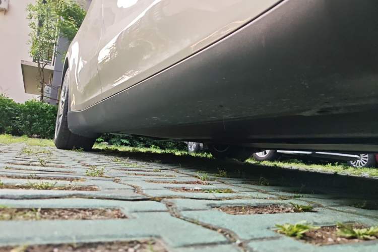 Used Tesla Model Y L 2025 Model Long-Range All-Wheel-Drive Version Chassis Front Right