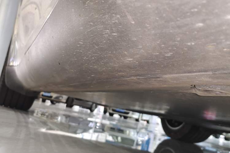Used Tesla Model Y L 2025 Model Long-Range All-Wheel-Drive Version Chassis Front Right