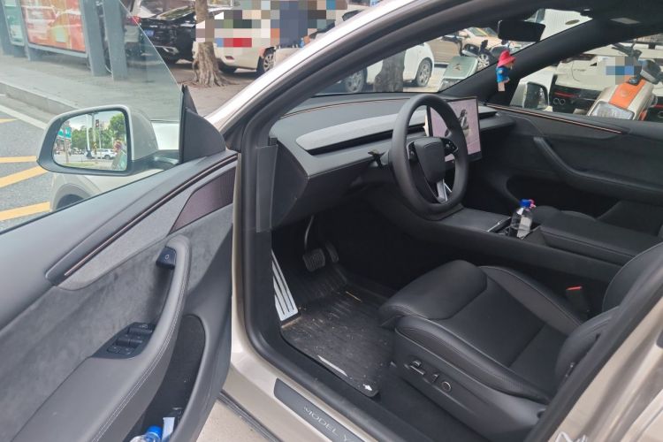 Used Tesla Model Y L 2025 Model Long-Range All-Wheel-Drive Version Driver Seat