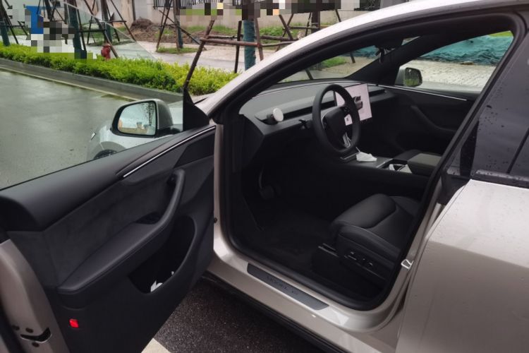 Used Tesla Model Y L 2025 Model Long-Range All-Wheel-Drive Version Driver Seat