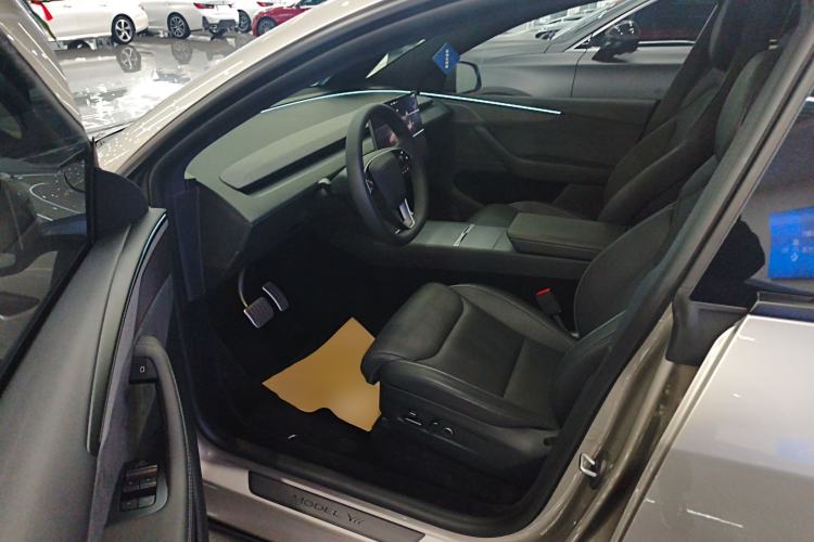Used Tesla Model Y L 2025 Model Long-Range All-Wheel-Drive Version Driver Seat