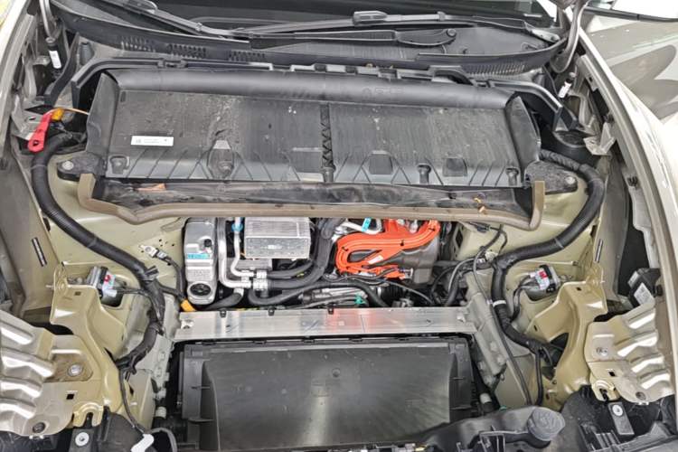 Used Tesla Model Y L 2025 Model Long-Range All-Wheel-Drive Version Engine Bay