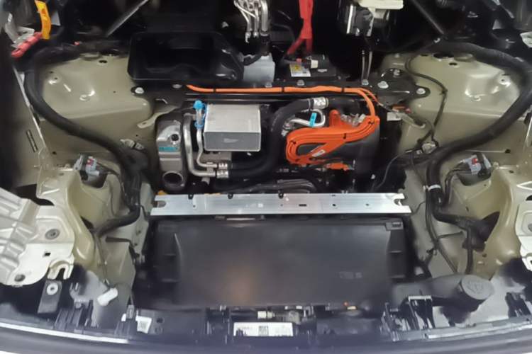 Used Tesla Model Y L 2025 Model Long-Range All-Wheel-Drive Version Engine Bay