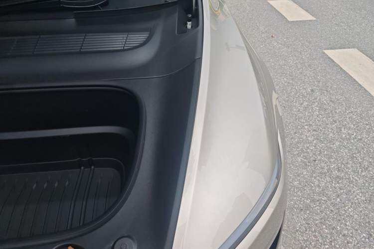 Used Tesla Model Y L 2025 Model Long-Range All-Wheel-Drive Version Engine Bay Left