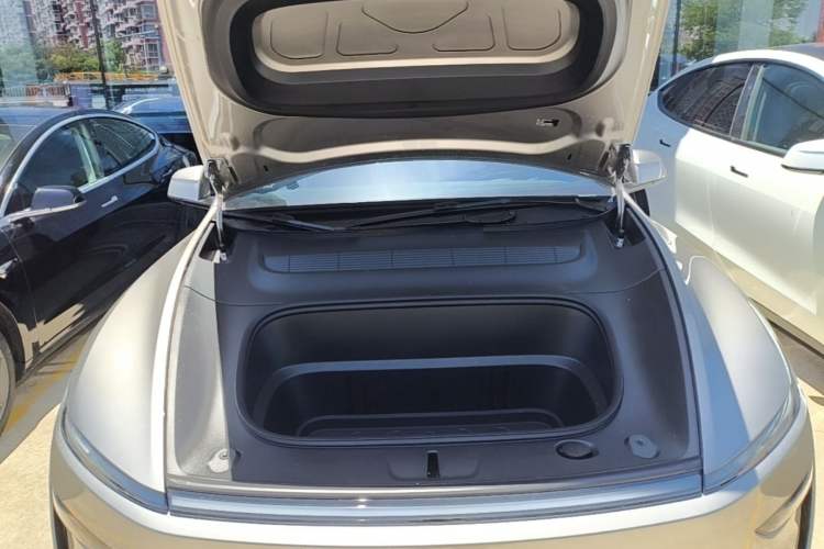 Used Tesla Model Y L 2025 Model Long-Range All-Wheel-Drive Version Engine Bay