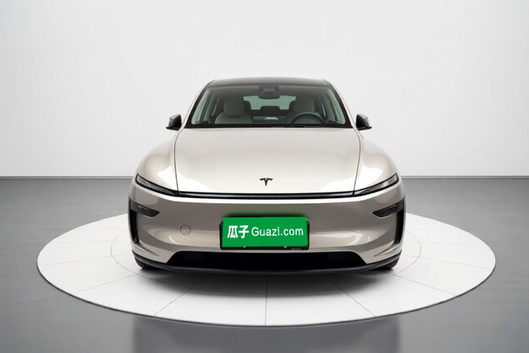 Used Tesla Model Y L 2025 Model Long-Range All-Wheel-Drive Version Front