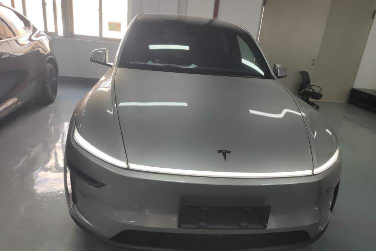 Used Tesla Model Y L 2025 Model Long-Range All-Wheel-Drive Version Front