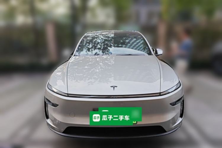 Used Tesla Model Y L 2025 Model Long-Range All-Wheel-Drive Version Front