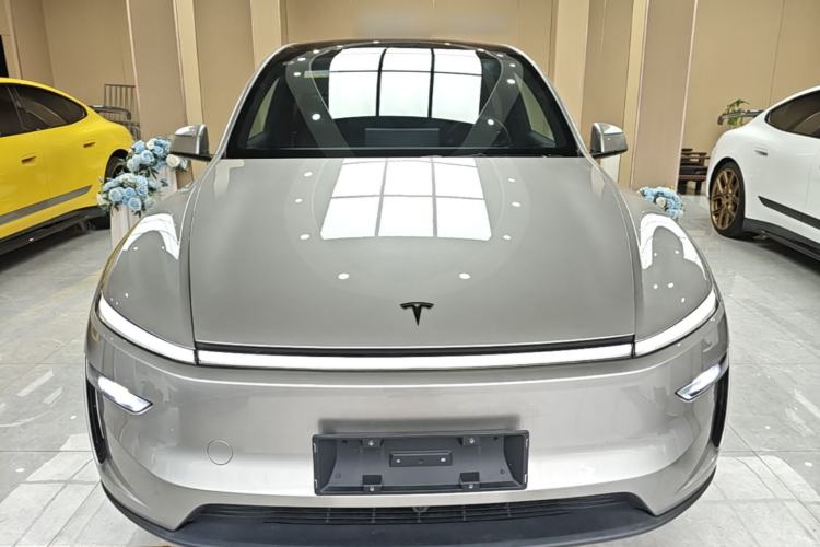 Used Tesla Model Y L 2025 Model Long-Range All-Wheel-Drive Version Front