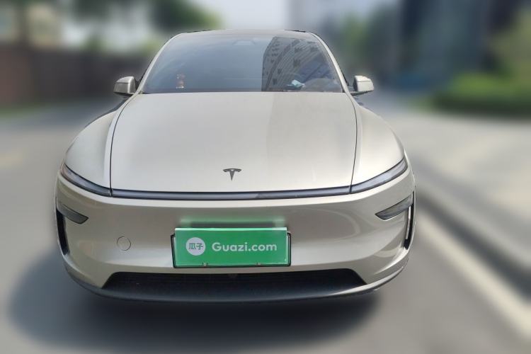 Used Tesla Model Y L 2025 Model Long-Range All-Wheel-Drive Version Front