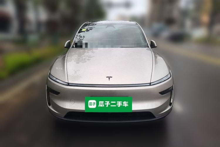 Used Tesla Model Y L 2025 Model Long-Range All-Wheel-Drive Version Front
