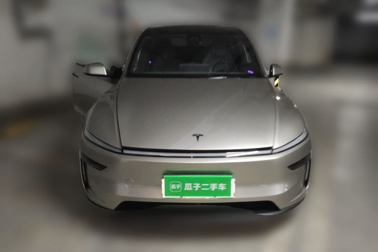 Used Tesla Model Y L 2025 Model Long-Range All-Wheel-Drive Version Front