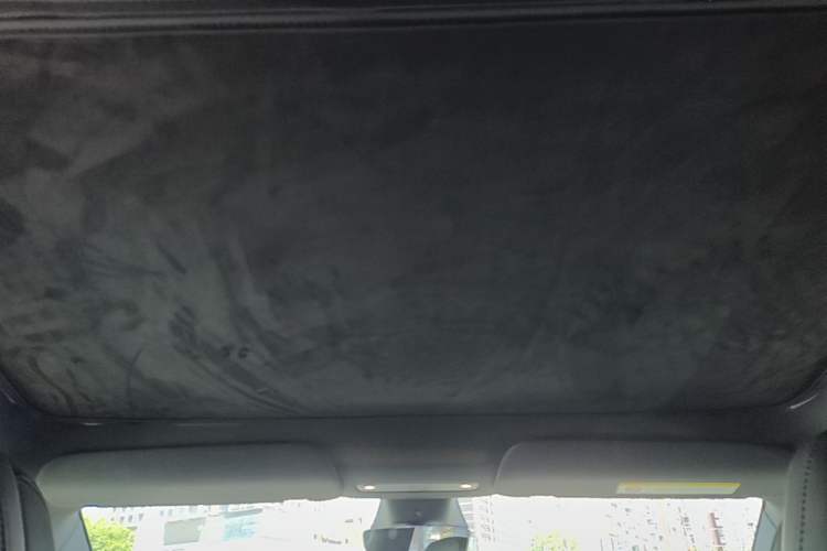 Used Tesla Model Y L 2025 Model Long-Range All-Wheel-Drive Version Headliner